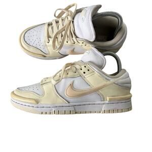 Nike Women's Dunk Low Twist sneakers size 7